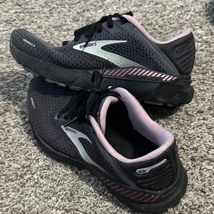 Brooks Women's Athletic Shoes - Gray and Pink